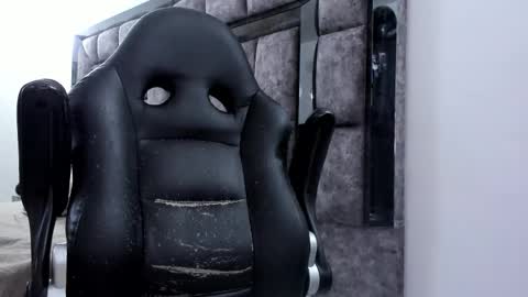 Snapshot of malconstone chatting on October 23, 2:55 am Malcom Stone online show from October 23, 2:55 am