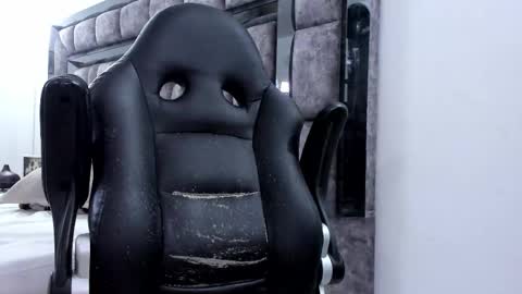 Snapshot of malconstone chatting on November 2, 5:32 am Malcom Stone online show from November 2, 5:32 am