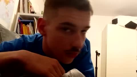 male20y online show from April 27, 8:18 pm