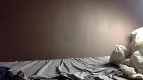 malefrench1 online show from February 25, 5:28 am