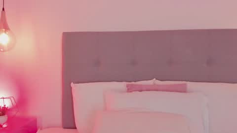 Snapshot of malena_angel_ chatting on December 4, 12:52 am Malena Angel online show from December 4, 12:52 am