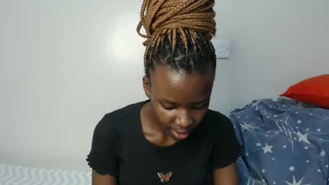 Snapshot of malia_latifa chatting on November 1, 12:29 pm lati online show from November 1, 12:29 pm