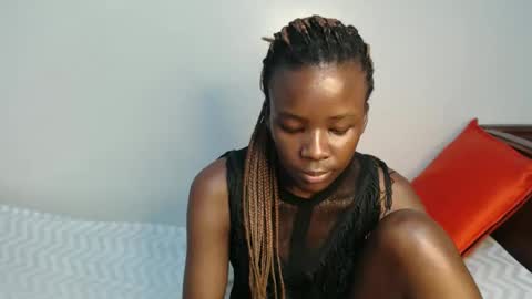 Snapshot of malia_latifa chatting on November 16, 2:00 pm lati online show from November 16, 2:00 pm