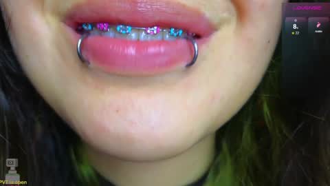 Snapshot of malicia_witch_ chatting on December 17, 3:28 am Mar Alicia Rosie v A L I C I A W I T C - Meg Cherie online show from December 17, 3:28 am