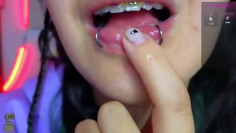 Snapshot of malicia_witch_ chatting on February 14, 3:43 am Mar Alicia Rosie v A L I C I A W I T C - Meg Cherie online show from February 14, 3:43 am