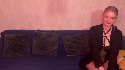 Malinka online show from November 6, 7:59 pm