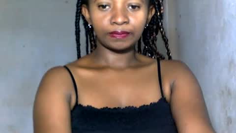 Snapshot of malinah01 chatting on December 13, 4:00 am malinah01 online show from December 13, 4:00 am