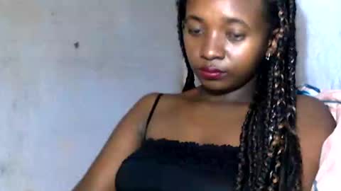 Snapshot of malinah01 chatting on December 13, 10:41 am malinah01 online show from December 13, 10:41 am