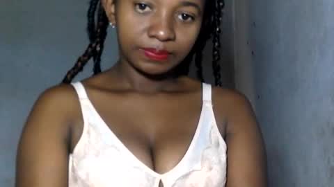 Snapshot of malinah01 chatting on December 19, 4:34 am malinah01 online show from December 19, 4:34 am