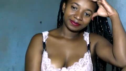 Snapshot of malinah01 chatting on December 21, 2:15 pm malinah01 online show from December 21, 2:15 pm