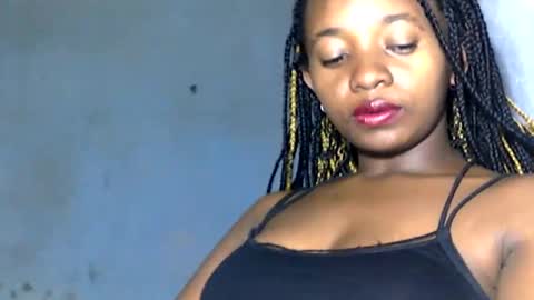 Snapshot of malinah01 chatting on January 6, 3:51 pm malinah01 online show from January 6, 3:51 pm