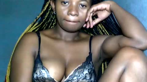 Snapshot of malinah01 chatting on January 11, 12:22 am malinah01 online show from January 11, 12:22 am