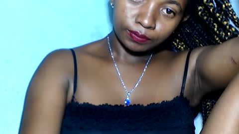 Snapshot of malinah01 chatting on January 21, 9:46 pm malinah01 online show from January 21, 9:46 pm