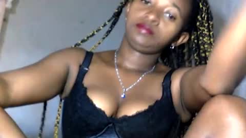 Snapshot of malinah01 chatting on January 24, 5:31 am malinah01 online show from January 24, 5:31 am