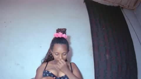 Snapshot of malinah01 chatting on September 12, 9:42 am malinah01 online show from September 12, 9:42 am