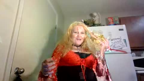 Snapshot of malinda702 chatting on December 1, 12:26 am malinda702 online show from December 1, 12:26 am