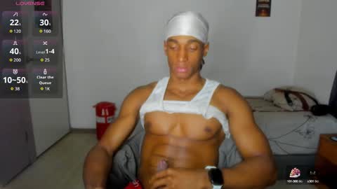 Snapshot of malkongarcia chatting on October 10, 11:59 pm malkongarcia online show from October 10, 11:59 pm