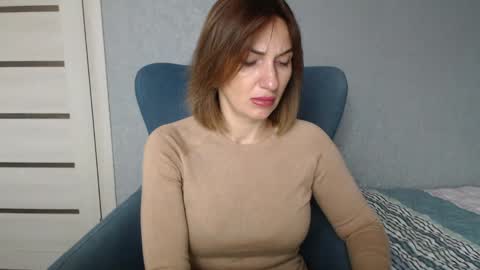 Snapshot of mallinia chatting on December 4, 10:24 am mallinia online show from December 4, 10:24 am
