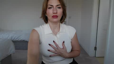 Snapshot of mallinia chatting on March 9, 4:55 pm mallinia online show from March 9, 4:55 pm