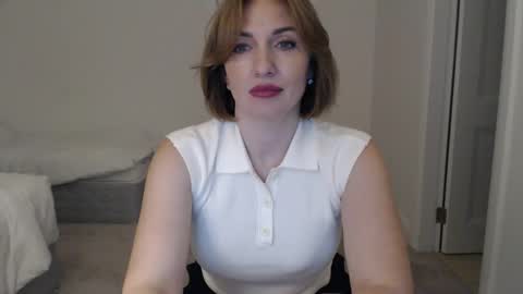 Snapshot of mallinia chatting on March 10, 8:23 pm mallinia online show from March 10, 8:23 pm