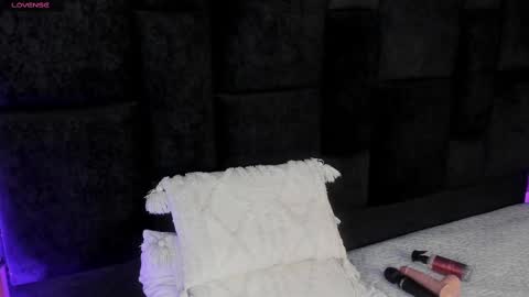 Snapshot of mallory_dietlinde chatting on September 26, 1:42 am mallory_dietlinde online show from September 26, 1:42 am