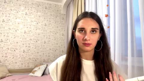 Lory online show from November 20, 1:33 pm