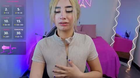 Malory  online show from September 13, 7:13 pm