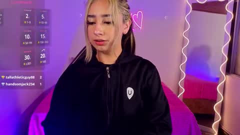 Malory  online show from November 23, 11:43 am