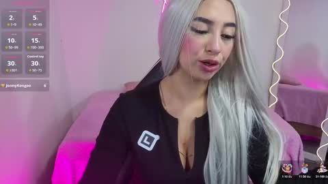 Malory  online show from January 9, 7:15 pm