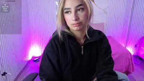 Malory  online show from January 17, 6:55 pm