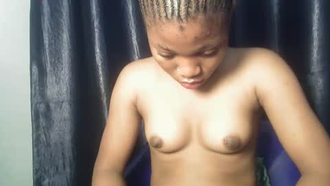 Snapshot of mammy31 chatting on February 26, 4:00 am mammy31 online show from February 26, 4:00 am