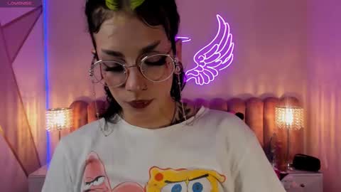 Snapshot of mamushka_ chatting on September 17, 9:05 pm   online show from September 17, 9:05 pm