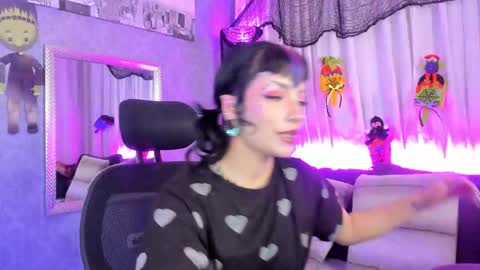 Snapshot of mamushka_ chatting on October 27, 2:43 pm   online show from October 27, 2:43 pm