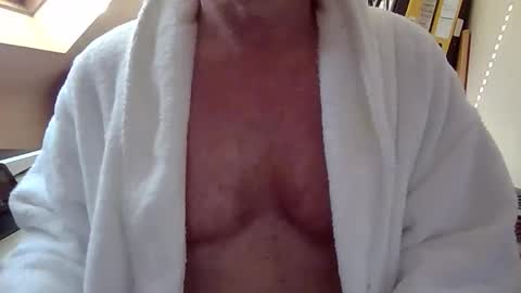 manbitcher online show from March 19, 8:18 am