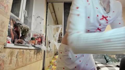 Mandy online show from October 1, 3:40 pm