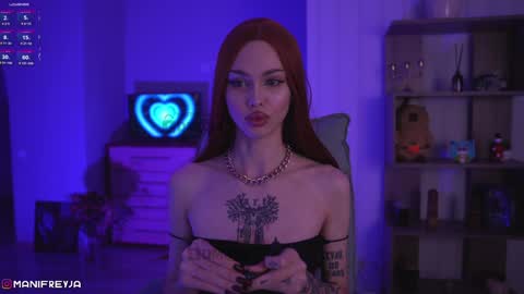 Snapshot of manifreyja chatting on December 16, 11:28 pm Amelie online show from December 16, 11:28 pm