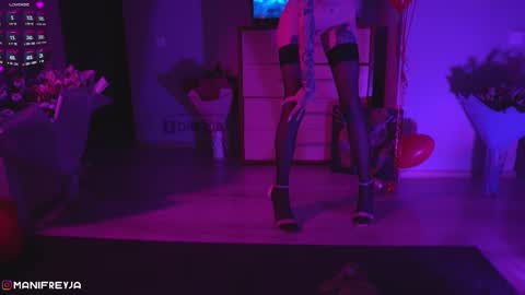 Snapshot of manifreyja chatting on February 26, 9:37 pm Amelie online show from February 26, 9:37 pm