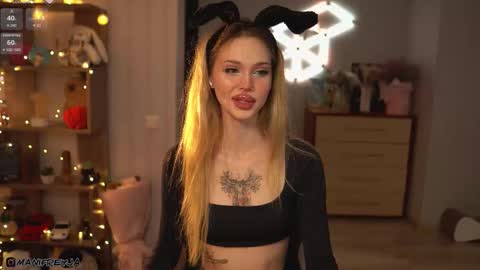 Snapshot of manifreyja chatting on October 9, 9:13 pm Amelie online show from October 9, 9:13 pm