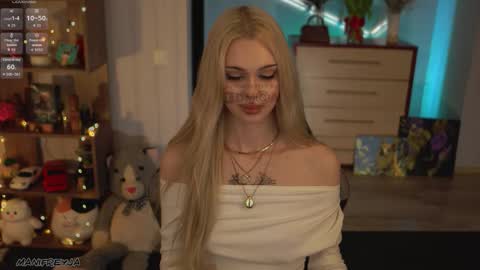 Amelie online show from March 12, 11:11 pm