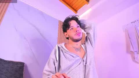 MANUEL Dont forget your thumbs up online show from December 2, 11:48 am