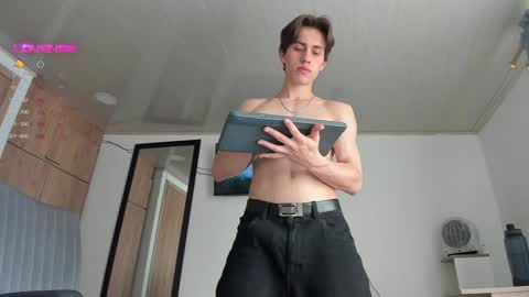 manucute 23  online show from December 13, 5:21 pm