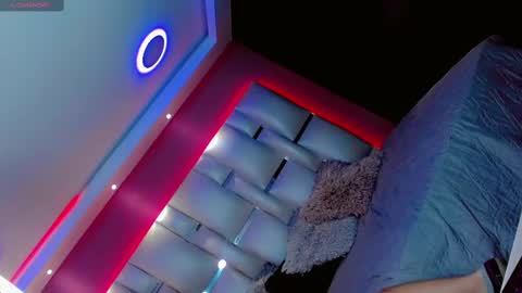 Manuela Kingsley online show from February 2, 5:10 am