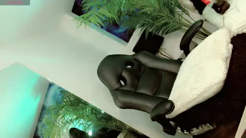 Manuela Kingsley online show from March 9, 11:36 am