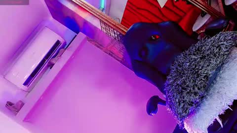 Manuela Kingsley online show from December 19, 11:50 am