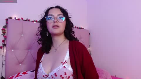 Snapshot of manumeow_ chatting on December 31, 10:01 pm Manu online show from December 31, 10:01 pm