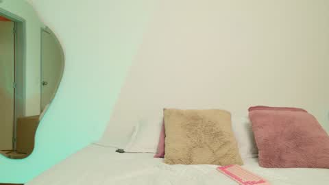     online show from December 12, 12:48 am