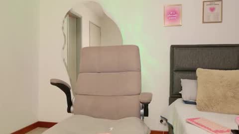     online show from March 12, 12:53 am