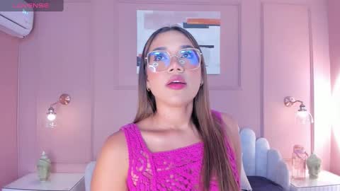 Snapshot of mara_brooks chatting on February 19, 6:21 pm Mara online show from February 19, 6:21 pm