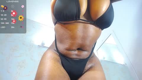 mara_thompsonn online show from January 6, 3:29 pm