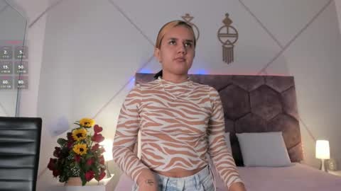 mara_winters_ online show from November 30, 11:58 am